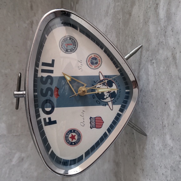 Vintage Fossil American Classic Wind-up Alarm Clock - Picture 2 of 10